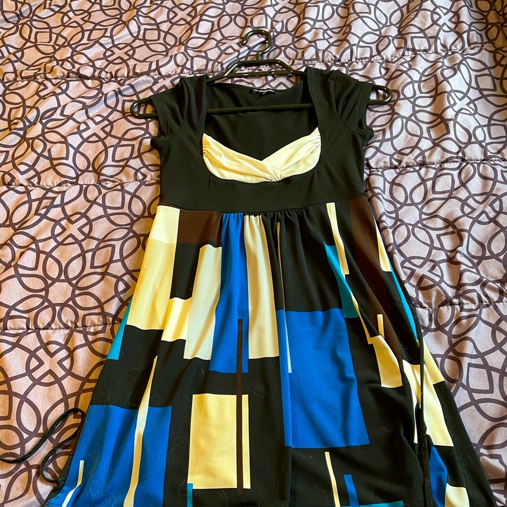 Tie up colour block top. 2/$25